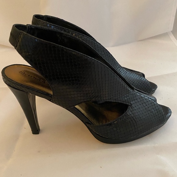 Arturo Chiang Black Leather Dressy Heeled Shoe - Picture 4 of 11